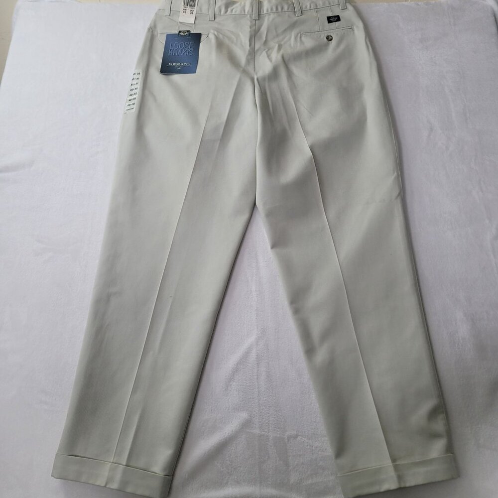 Dockers Men's Loose Khakis No Wrinkle Pleated Twill Pants W40 L32 NWT - Picture 2 of 13